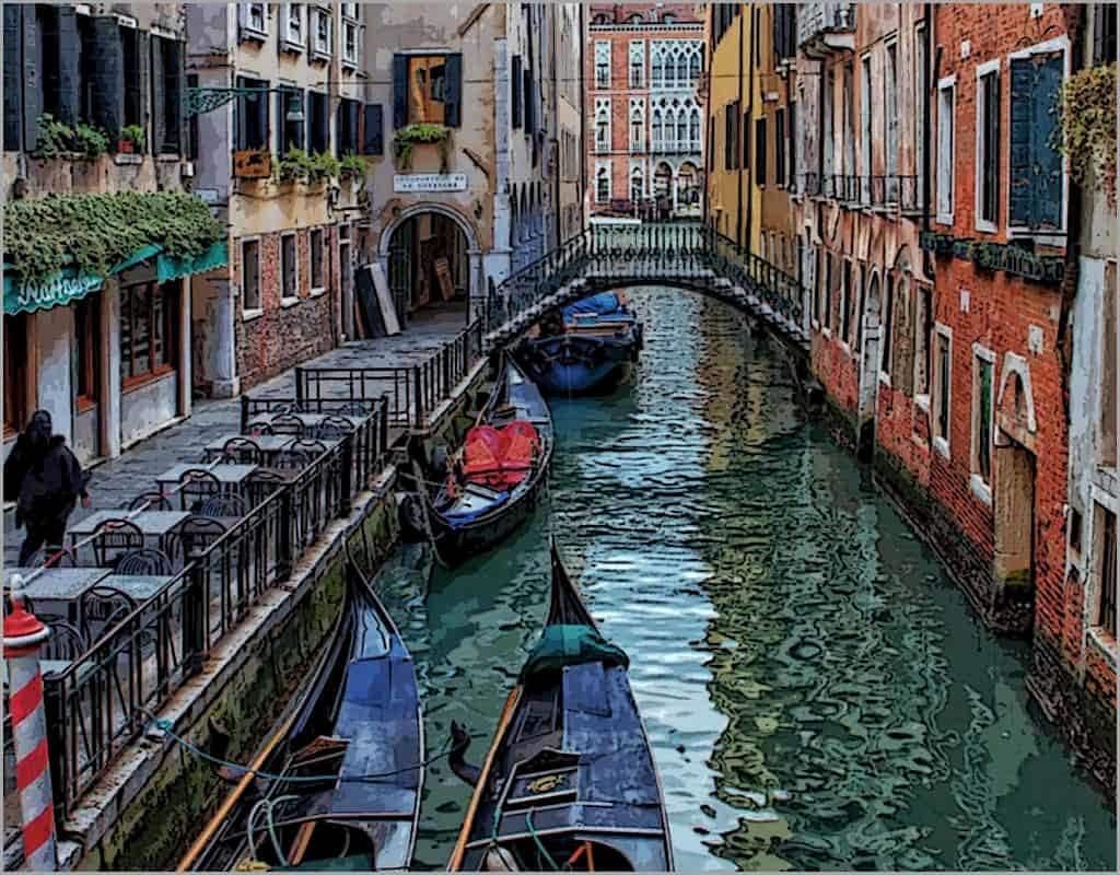 Venice is one of the most romantic and mysterious places in the world.